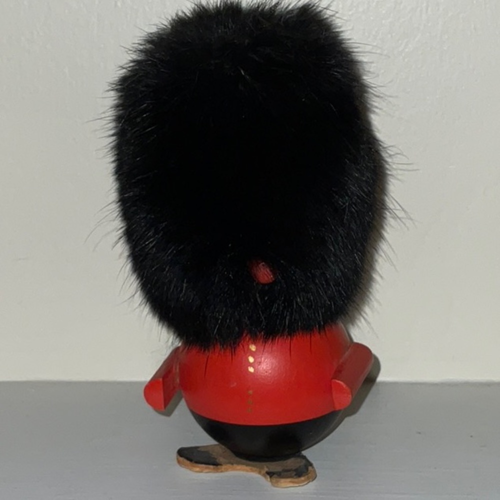 Beefeater Figurine Wood and Fuzzy Hat Vintage Whimsical Collectible
